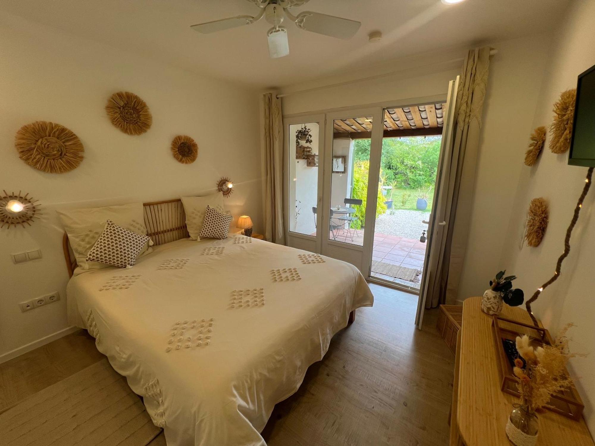 La Belle Riviere Hotel ซาแลนส์ ภายนอก รูปภาพ